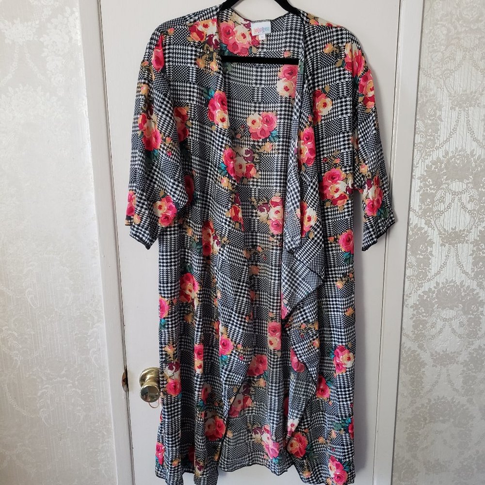 Lularoe Floral Houndstooth Shirley